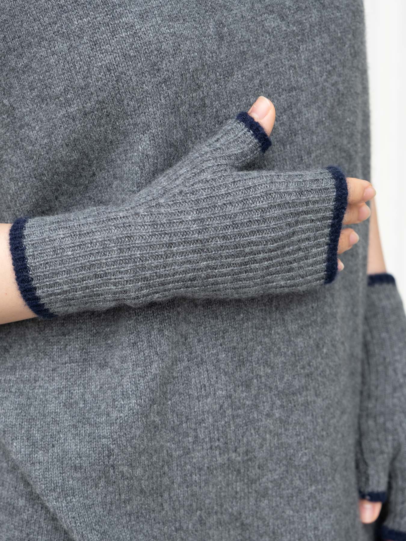 Organic Cashmere Fingerless Gloves Grey