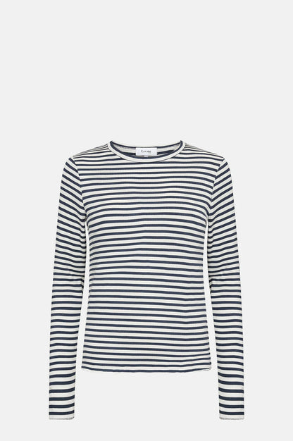 Levetē Room Ika Tee