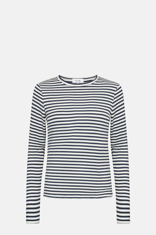 Levetē Room Ika Tee